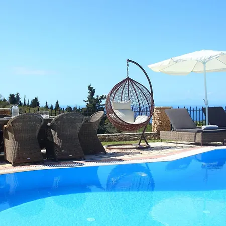 Fuer 6 Personen Und 2 In Lefkada * Tsoukaládhes