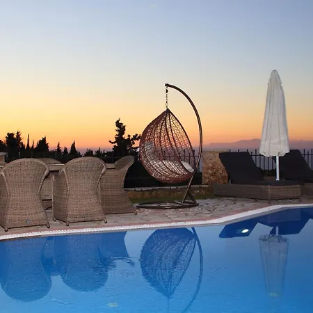 Fuer 6 Personen Und 2 In Lefkada