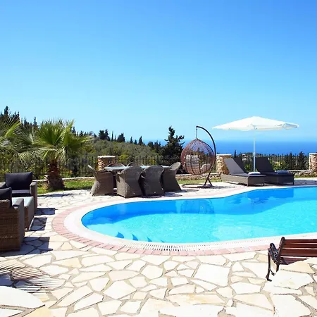 Fuer 6 Personen Und 2 In Lefkada Tsoukaládhes